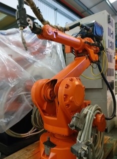 ABB 2400L S4C+ ARCITEC MIG WELDING ROBOT